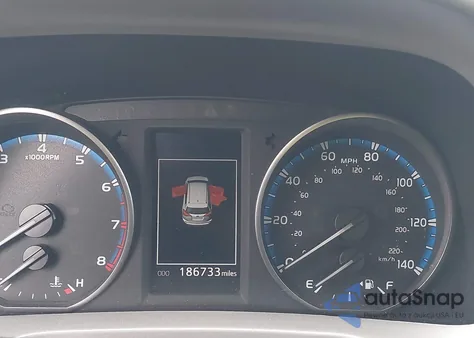 2018 Toyota Rav4 Xle z USA, uszkodzony, nr VIN 2T3RFREV0JW815634